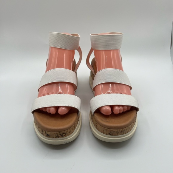 Steve Madden Bandi Platform White Sandals - size 10 - Picture 7 of 13